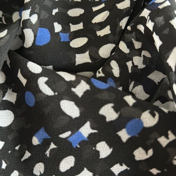 EUC White House Black Market Top(size Medium) - Picture 6 of 10